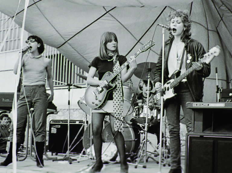 Fotograma de Sexo, drogas, rock&roll y política. Instituto Santamarca (1975-1985), 2023